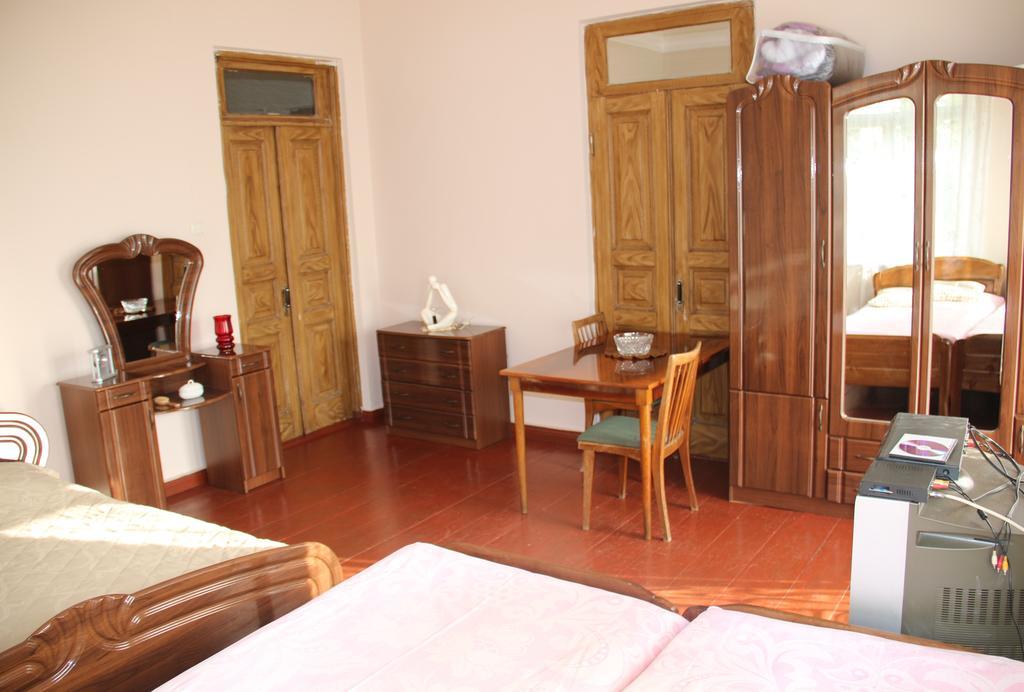 Achi Guest House Makhinjauri Zimmer foto