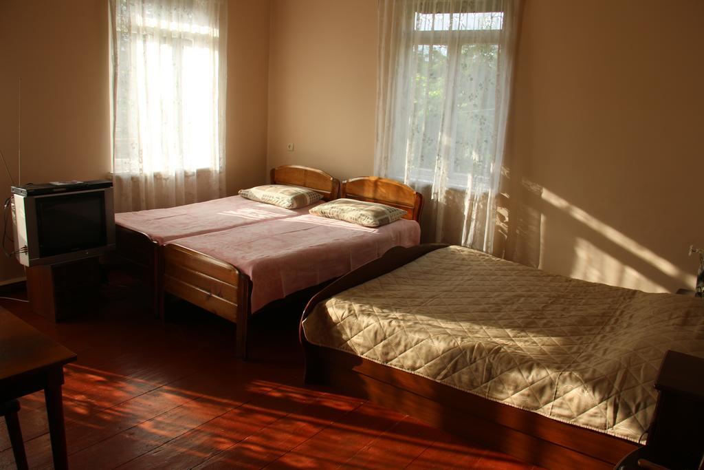 Achi Guest House Makhinjauri Zimmer foto